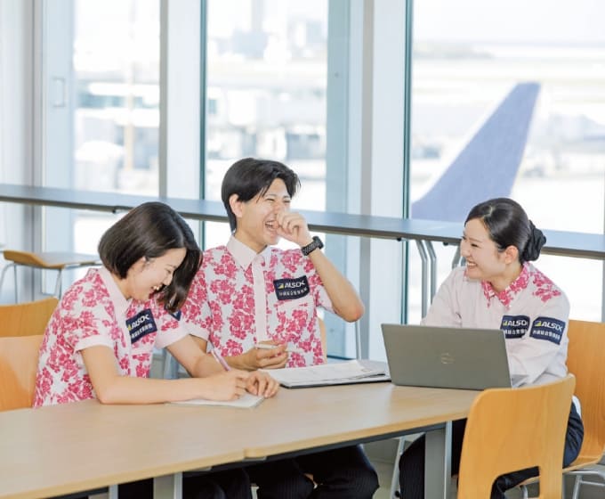 ALSOK 沖縄綜合警備保障株式会社 リクルートメインスライド1